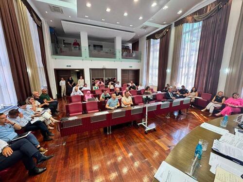 Bihać smanjuje primanja direktora javnih preduzeća, evo koliko će izgubiti
