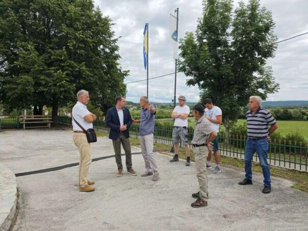 Bihać ulaže u mjesne zajednice: Novi projekti, sigurniji putevi i uređenje spomen-obilježja