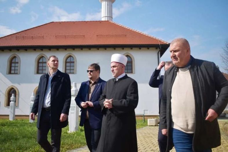 Bihaćki muftija Kudić posjetio poplavljena područja u Prijedoru