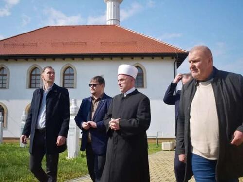 Bihaćki muftija Kudić posjetio poplavljena područja u Prijedoru