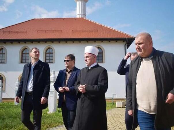 Bihaćki muftija Kudić posjetio poplavljena područja u Prijedoru
