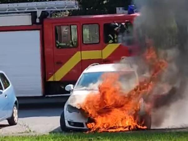 Bihaćki vatrogasci u rekordnom roku ugasili požar na automobilu