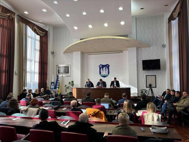 Bihaćki vijećnici o problemu pasa lutalica, subvencijama za vrtiće i gender problemima