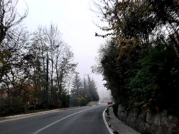 BIHAMK: Magla smanjuje vidljivost, duge kolone na izlazu BiH