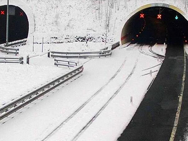 BIHAMK: U višim predjelima mjestimično ima snijega na kolovozu