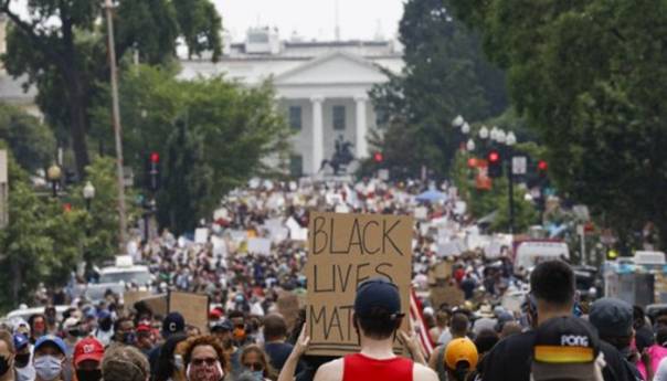 Bijela kuća tražila 10.000 aktivnih vojnika za gušenje protesta