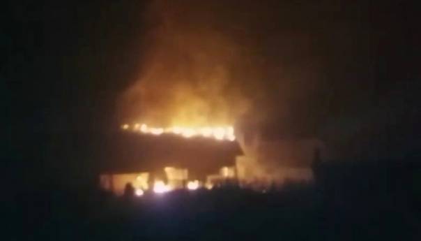 Bijeljina: Izgorjela brenta, spriječeno širenje vatre na magacin i silose