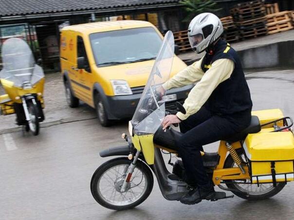 Bijeljina: Poštar se napio i u kafani redom dijelio penzije