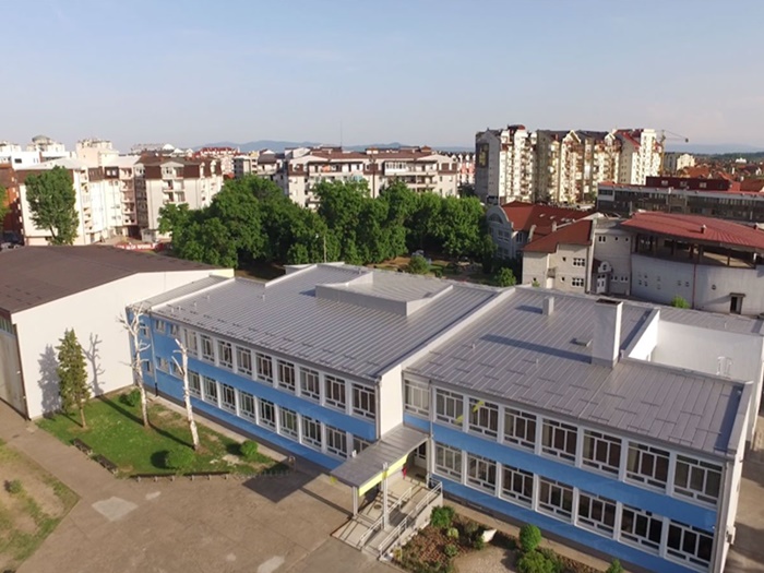 Bijeljina: Učenik kamenom pogodio nastavnicu u školi