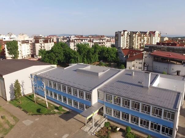 Bijeljina: Učenik kamenom pogodio nastavnicu u školi