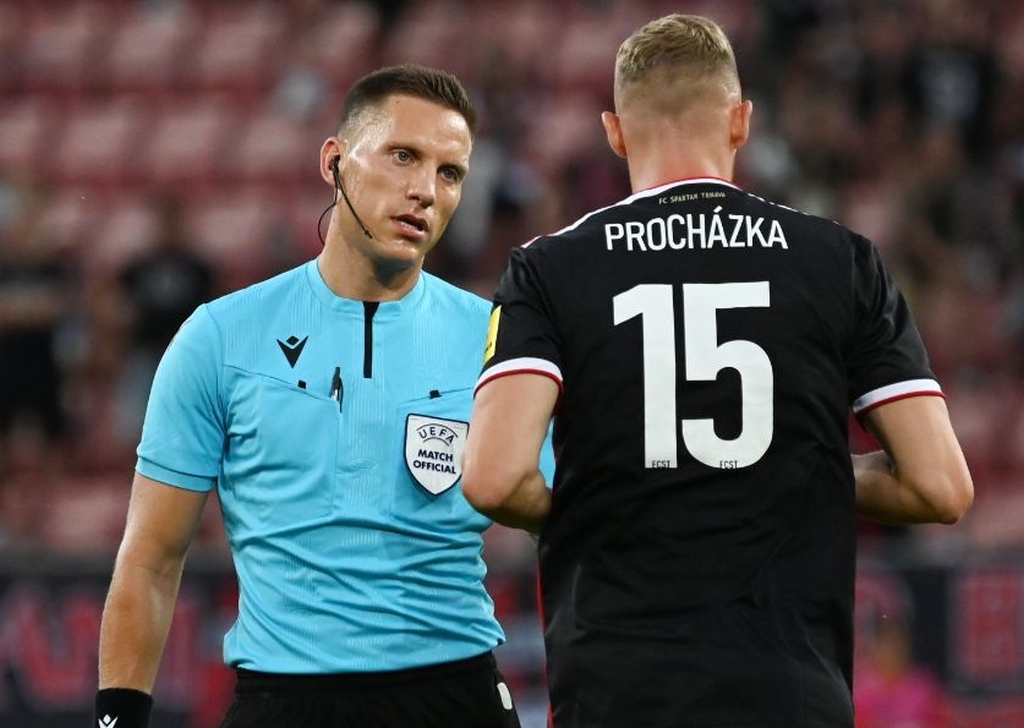 Bilbija na Grbavici, Gedžić sudi derbi Širokog Brijega i Zrinjskog