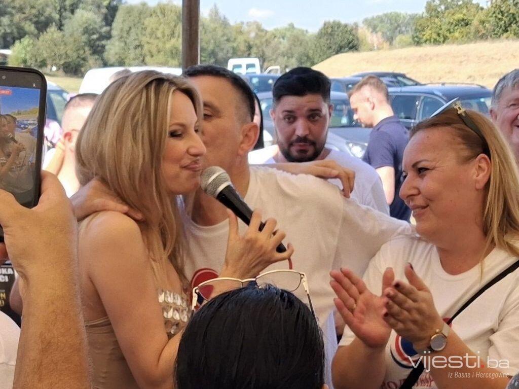 Bili smo na Ðajićevoj Kotlićijadi: Rada i ćevap za Ginisa