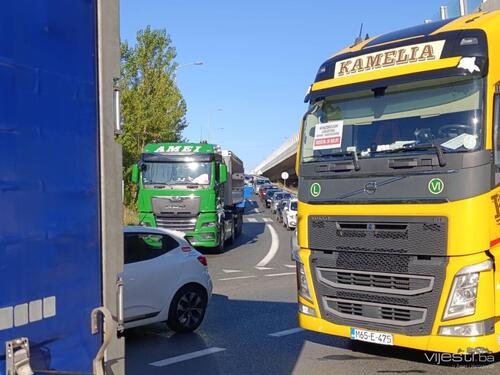 Bili smo na blokadi kod Sarajeva: Zabilježene velike gužve