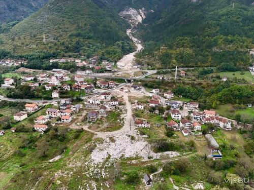 Bili smo u Donjoj Jablanici: Čekajući pravdu i nove domove