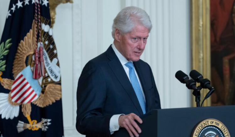 Bill Clinton: Kajem se zbog greške iz 1994., osjećam ličnu odgovornost