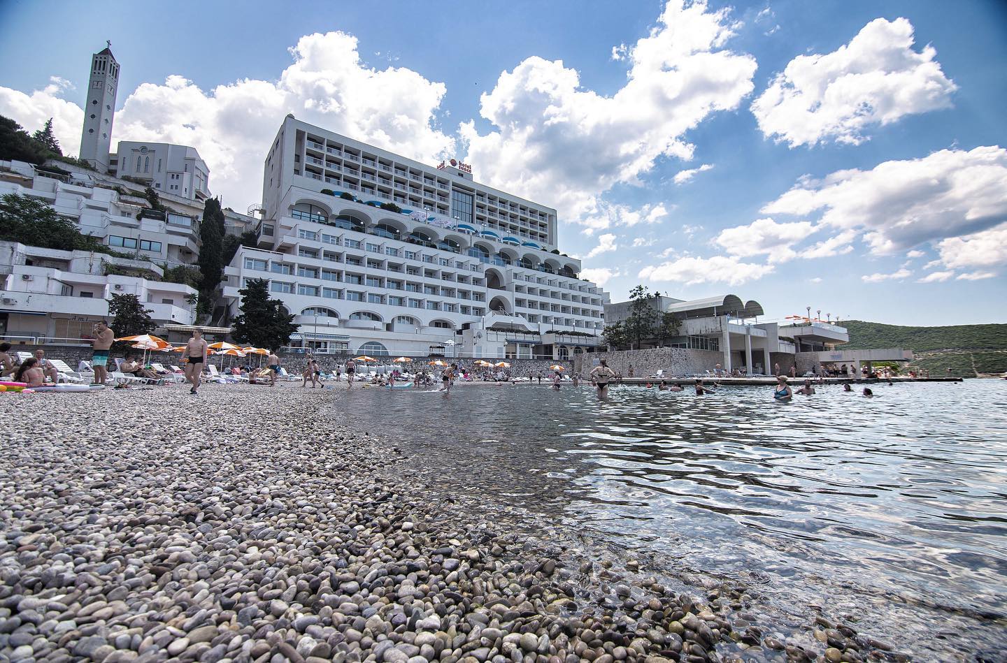 Bilo je crnih prognoza zbog otvaranja Pelješkog mosta, ali Neum se ne zaobilazi