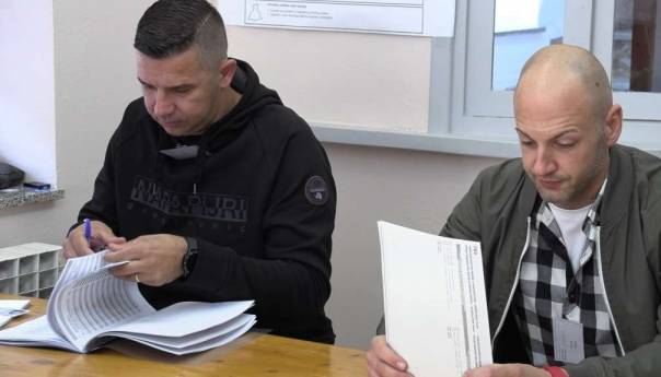 Biračka mjesta u Širokom otvorena na vrijeme, registriran 23.581 birač
