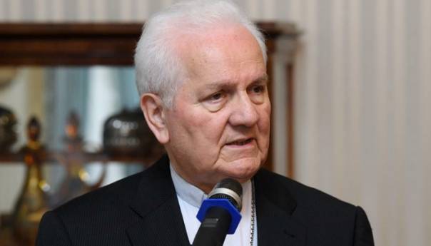 Biskup Komarica: Hrvati u BiH propadaju