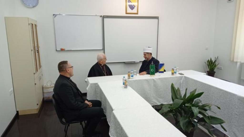 Biskup Komarica posjetio muftiju Abdibegovića