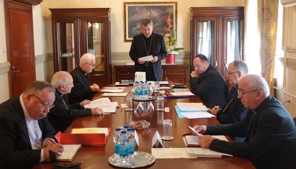 Biskup Komarica upozorio na kontinuirano iseljavanje mladih