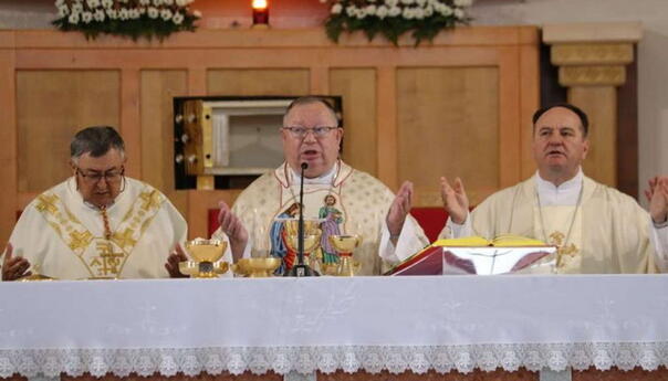 Biskup Semren: Obitelj je najvažnija ljudska zajednica na zemlji