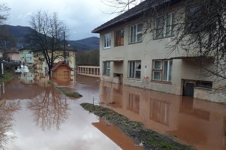 Bistrica poplavila dvije stambene zgrade 