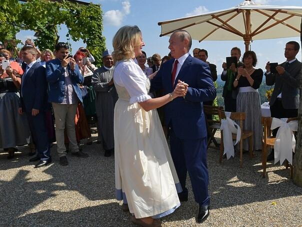 Bivša austrijska šefica diplomatije Karin Kneissl emigrirala u Rusiju