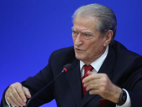 Bivši albanski premijer Berisha zvanično optužen za korupciju