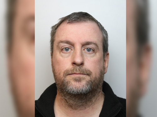 Bivši britanski političar godinama drogirao, silovao i snimao suprugu