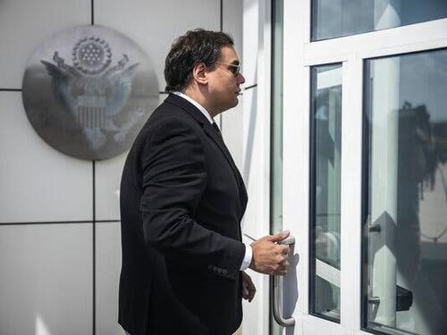 Bivši kongresmen priznao krivicu optužbe za prevaru i krađu identiteta