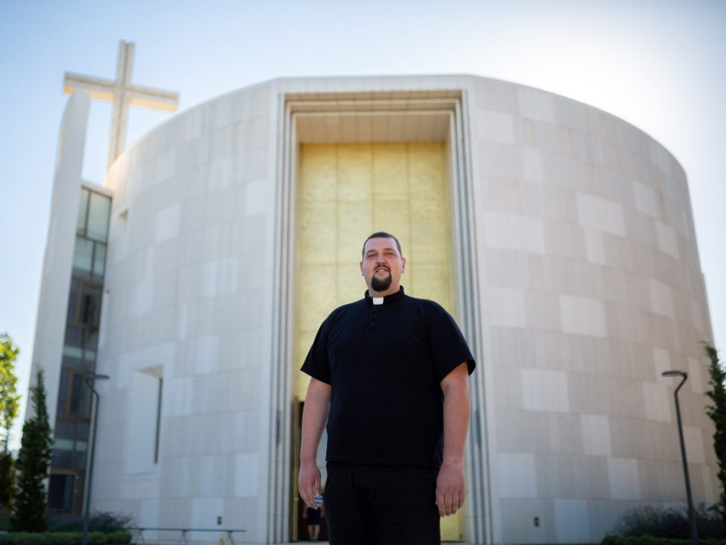 Bivši navijač Hajduka postao sveštenik: U subotu je sramota otići na derbi