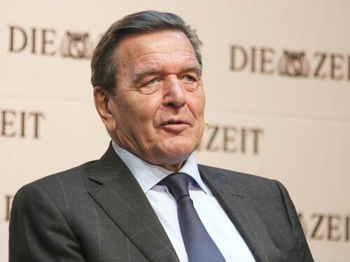 Bivši njemački kancelar na udaru banaka zbog veza s Rusijom