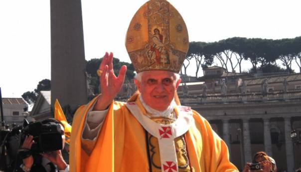 Bivši papa Benedict kritikuje njemačku Katoličku crkvu