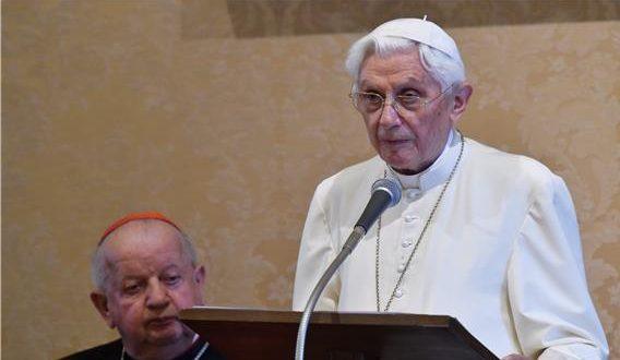 Bivši papa Benedikt XVI priznao da nije govorio istinu u istrazi o svećeniku pedofilu