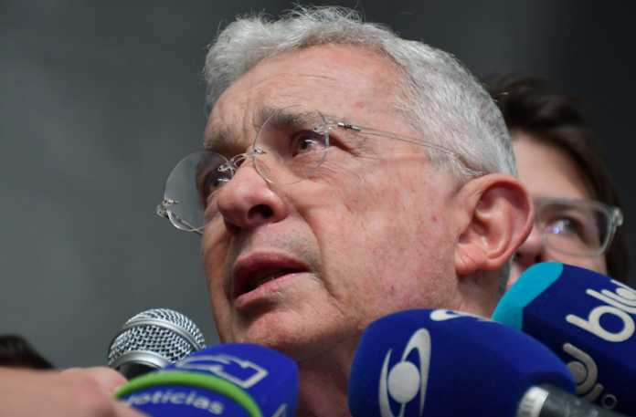 Bivši predsjednik Kolumbije Alvaro Uribe osuđen na 12 godina kućnog pritvora