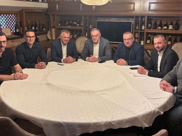 Bivši SNSD-ovac Radojičić se priključuje opoziciji u RS?