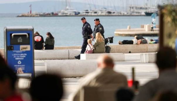 Bivši splitski političar masturbirao pred djevojkama u parku u centru grada