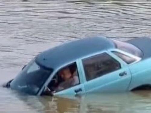 Bizarna smrt u Srbiji: Mislio da je usmrtio komšiju pa se ubio