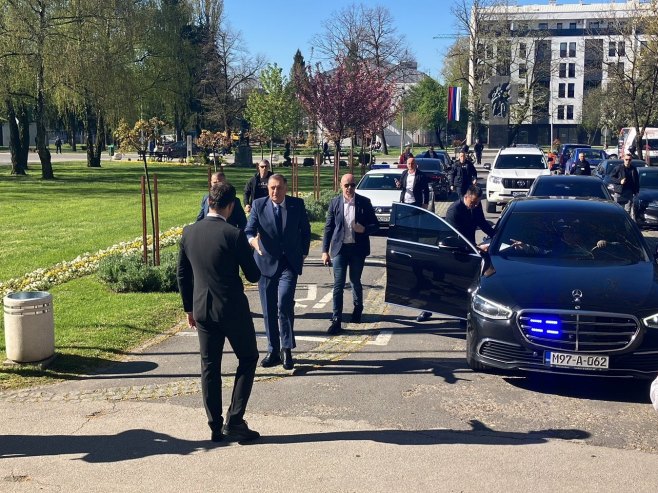 Bjegunca Dodika prati specijalna jedinica: U Prijedor stigao pod jakim mjerama osiguranja