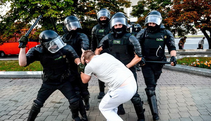 Bjeloruska policija sinoć uhapsila oko 700 demonstranata