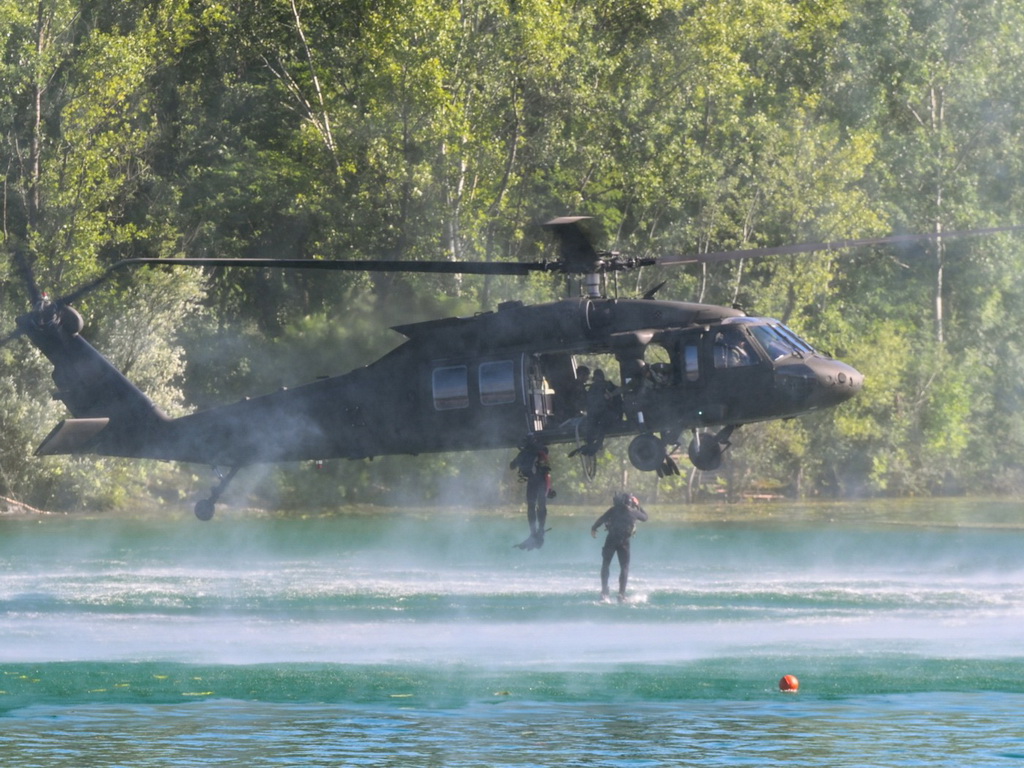 Black Hawk u Zagrebu zakačio stablo, oglasio se MORH