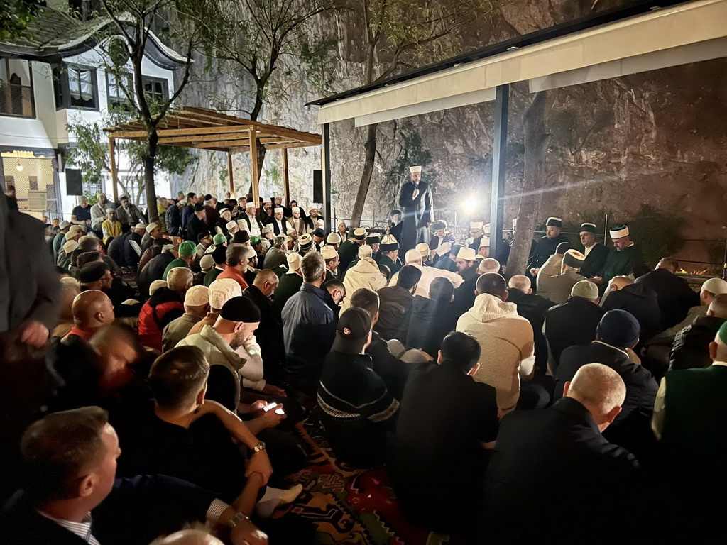 Blagaj: Održana "Noć zikra i fikra" - duhovna uvertira u centralni program manifestacije "Dani mevluda i zikra"