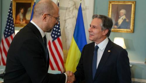 Blinken sa Šmihalom o dodatnim načinima američke pomoći Ukrajini
