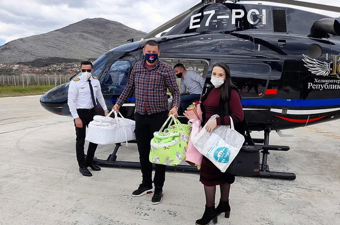 Blizanci rođeni vantjelesnom oplodnjom kući stigli helikopterom
