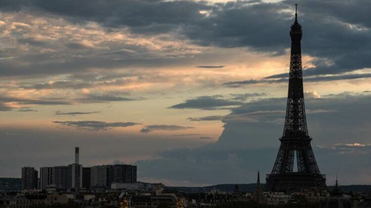 Blizu 20.000 novozaraženih koronom u Francuskoj