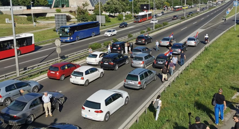 Blokada autoputa u Beogradu, protest 'Srbija protiv nasilja'