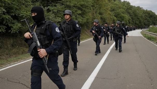 Blokade i prijetnje: Sve veće napetosti na Kosovu