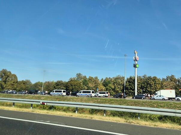 Blokirali autoput, policija s helikopterom spriječila sukob navijača