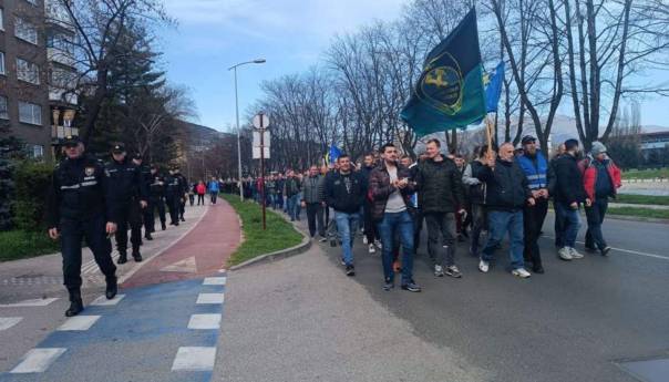 Blokiran magistralni put M-17, zenički rudari ne odustaju