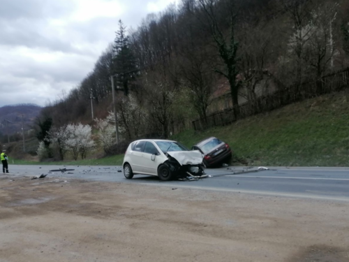 Blokiran magistralni put M17, tri osobe povrijeđene